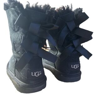 Ugg Girls Bailey Bow II year round comfortable quality boot